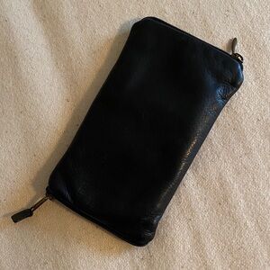 Leather Eye Glass pouch
Holds 2 pairs of glasses